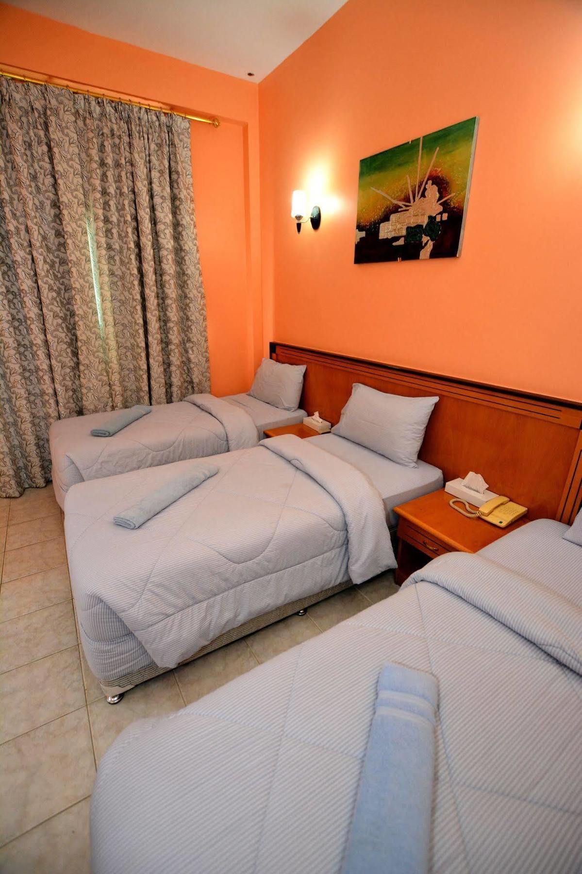 Dubai Youth Hotel Exterior photo